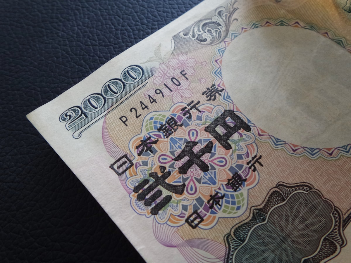 消防士の年収を年代別に解説するイメージ